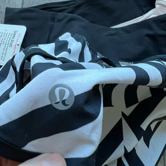 Lululemon Speed Short 2014 Seawheeze AUS Release Which Way Sway Size 6 - Picture 4 of 6